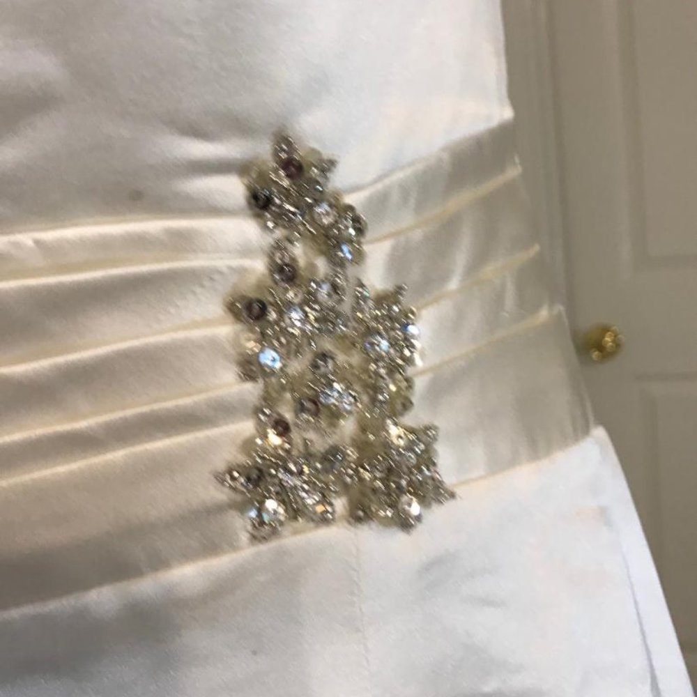BRIDAL - Picture 6 of 6